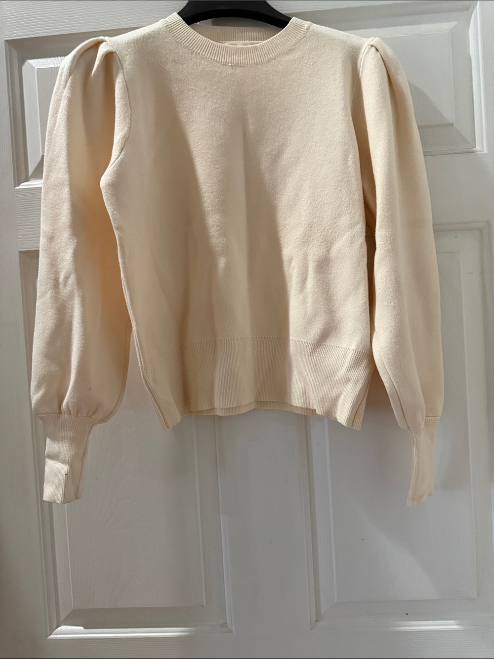 Women's Cream Puff-Sleeve Crewneck Sweater